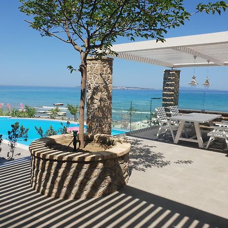 Paralia Luxury Suites Agios Stefanos Avliotes  Bagian luar foto