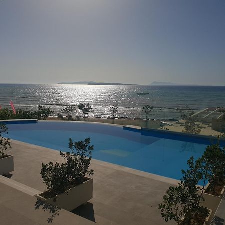 Paralia Luxury Suites Agios Stefanos Avliotes  Bagian luar foto