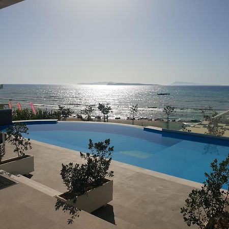 Paralia Luxury Suites Agios Stefanos Avliotes  Bagian luar foto