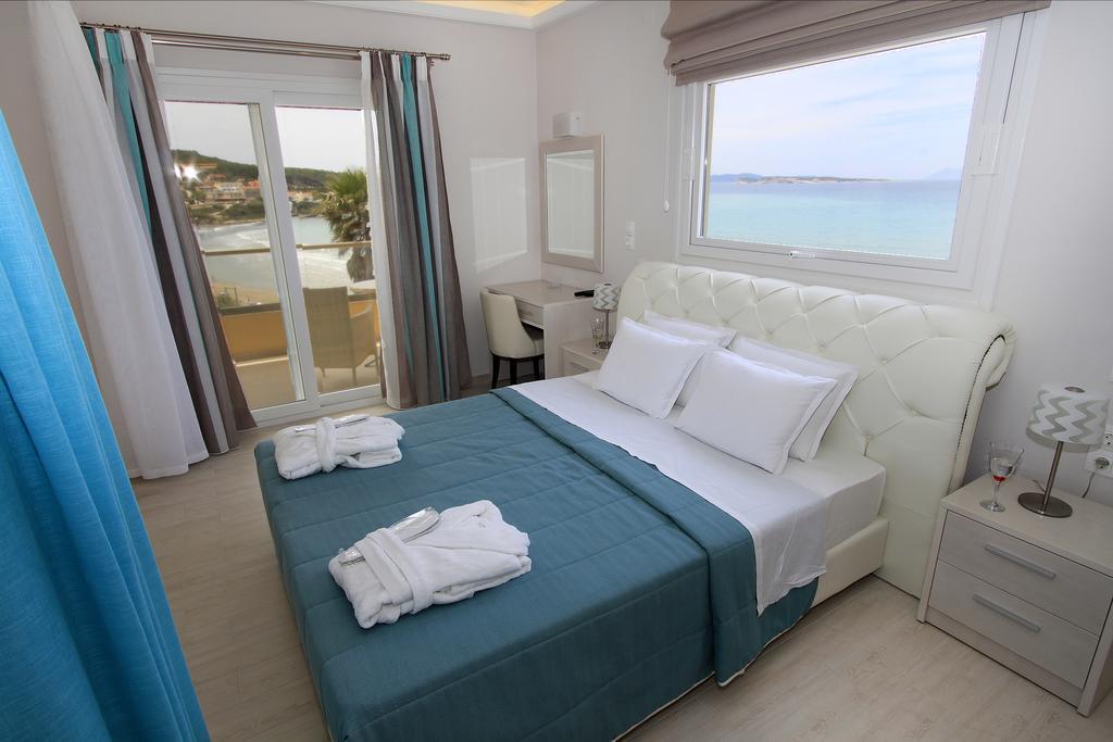 Paralia Luxury Suites Agios Stefanos Avliotes  Ruang foto