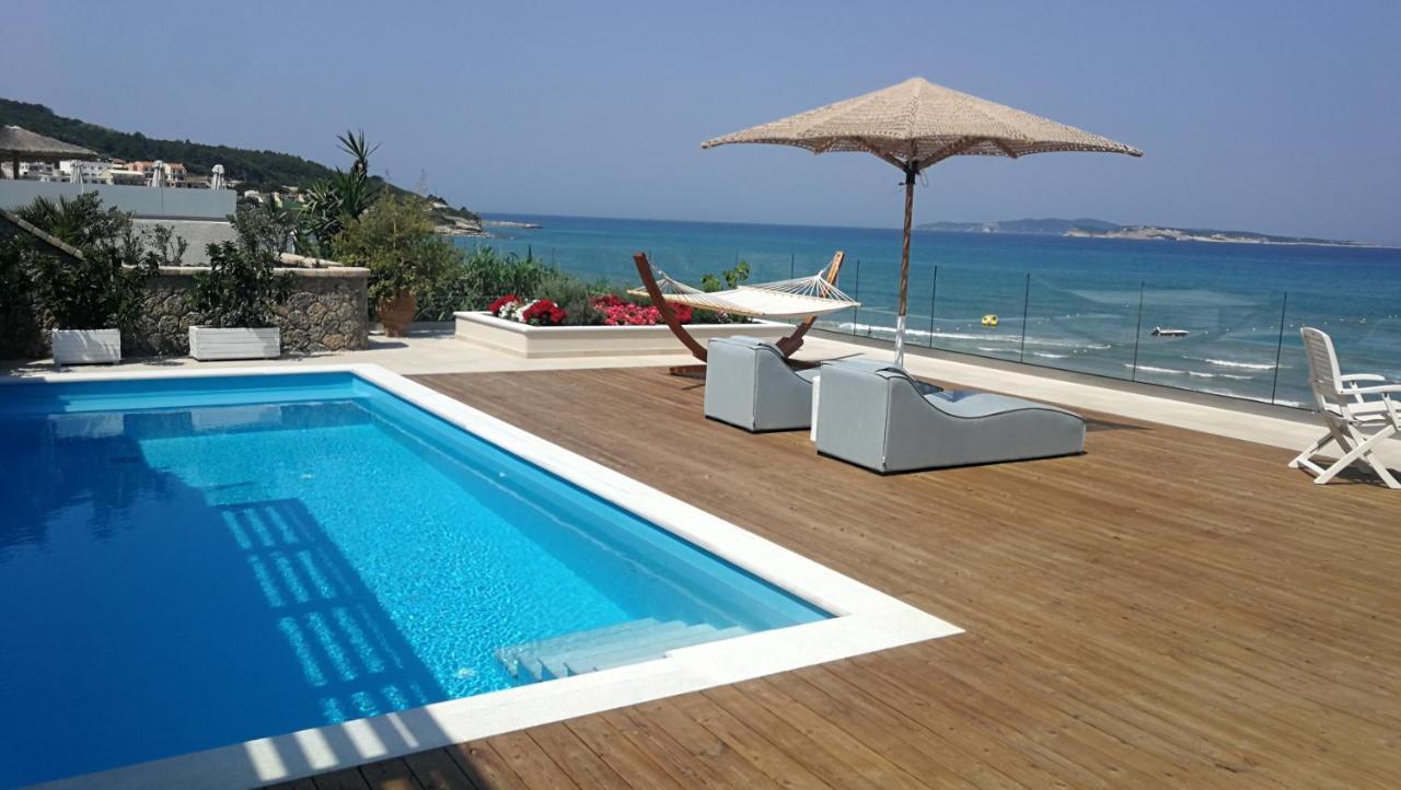 Paralia Luxury Suites Agios Stefanos Avliotes  Bagian luar foto