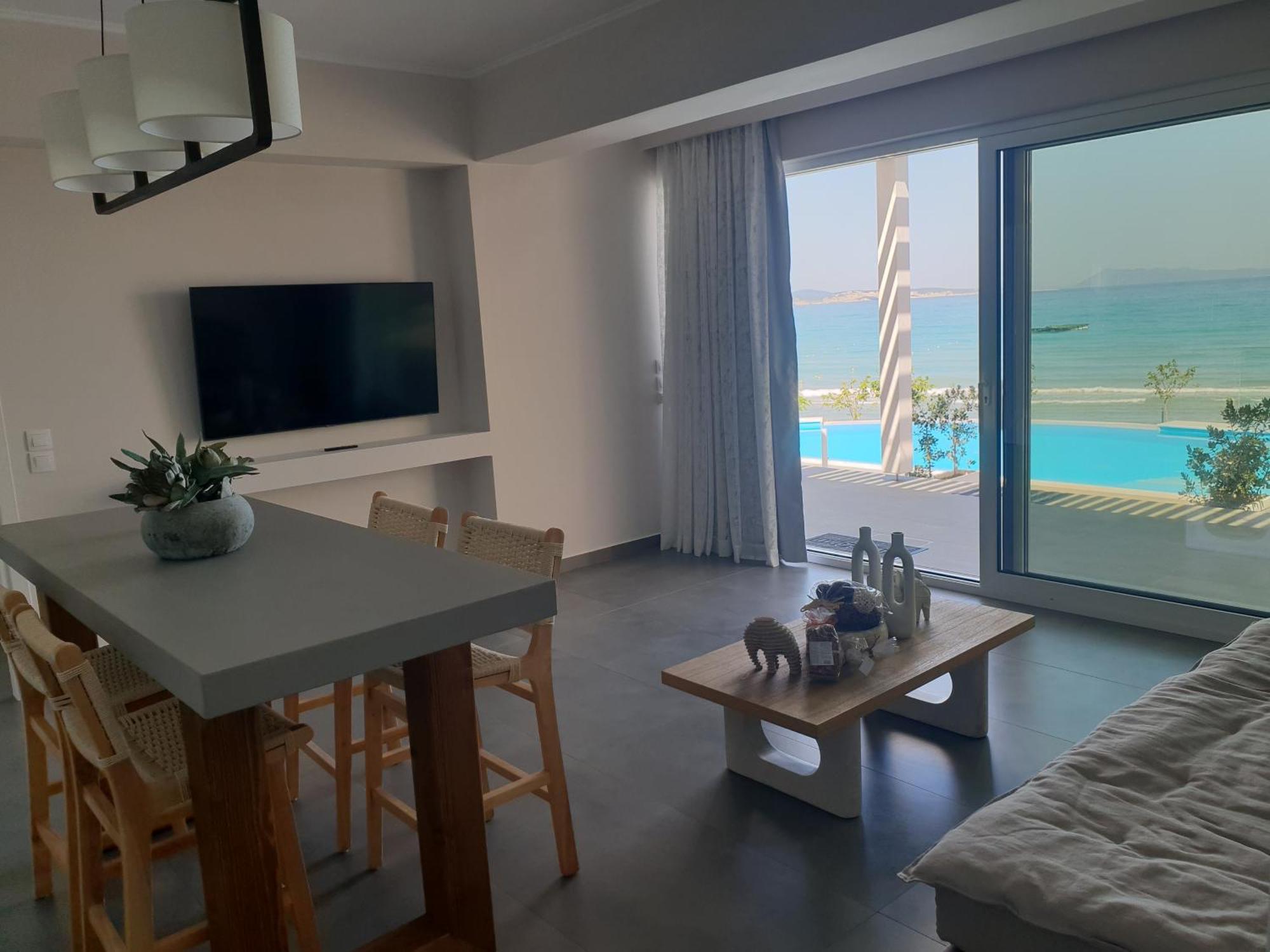 Paralia Luxury Suites Agios Stefanos Avliotes  Bagian luar foto