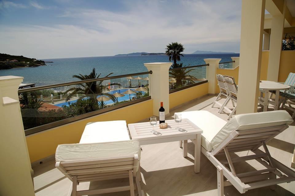 Paralia Luxury Suites Agios Stefanos Avliotes  Bagian luar foto