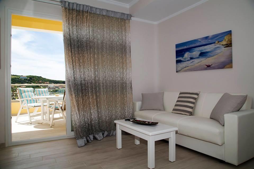 Paralia Luxury Suites Agios Stefanos Avliotes  Bagian luar foto