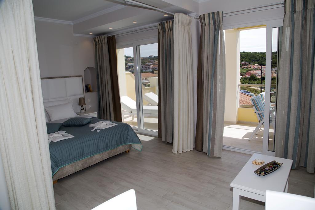 Paralia Luxury Suites Agios Stefanos Avliotes  Bagian luar foto