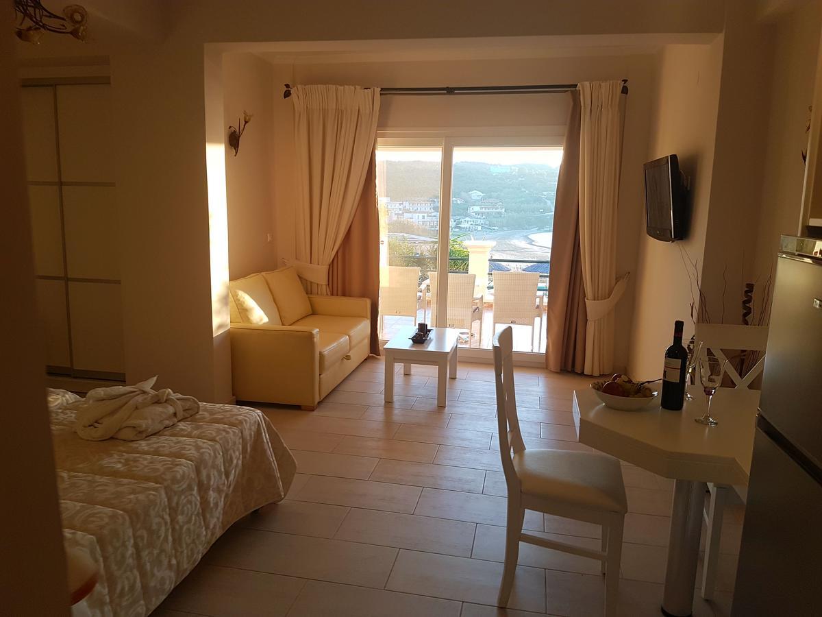 Paralia Luxury Suites Agios Stefanos Avliotes  Bagian luar foto