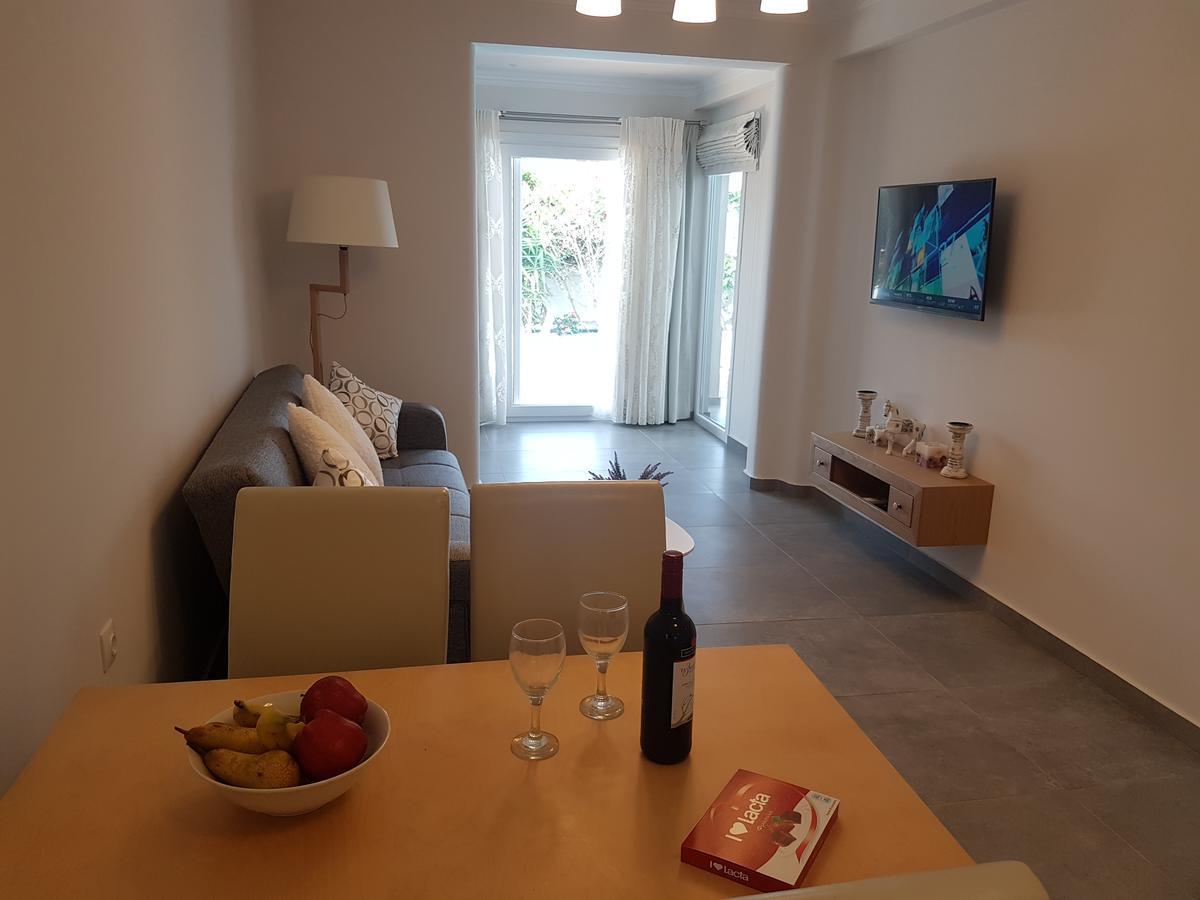 Paralia Luxury Suites Agios Stefanos Avliotes  Bagian luar foto