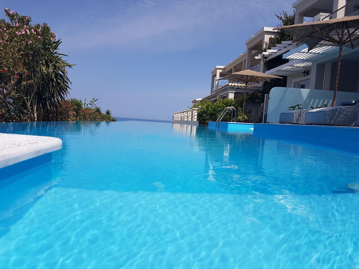 Paralia Luxury Suites Agios Stefanos Avliotes  Bagian luar foto