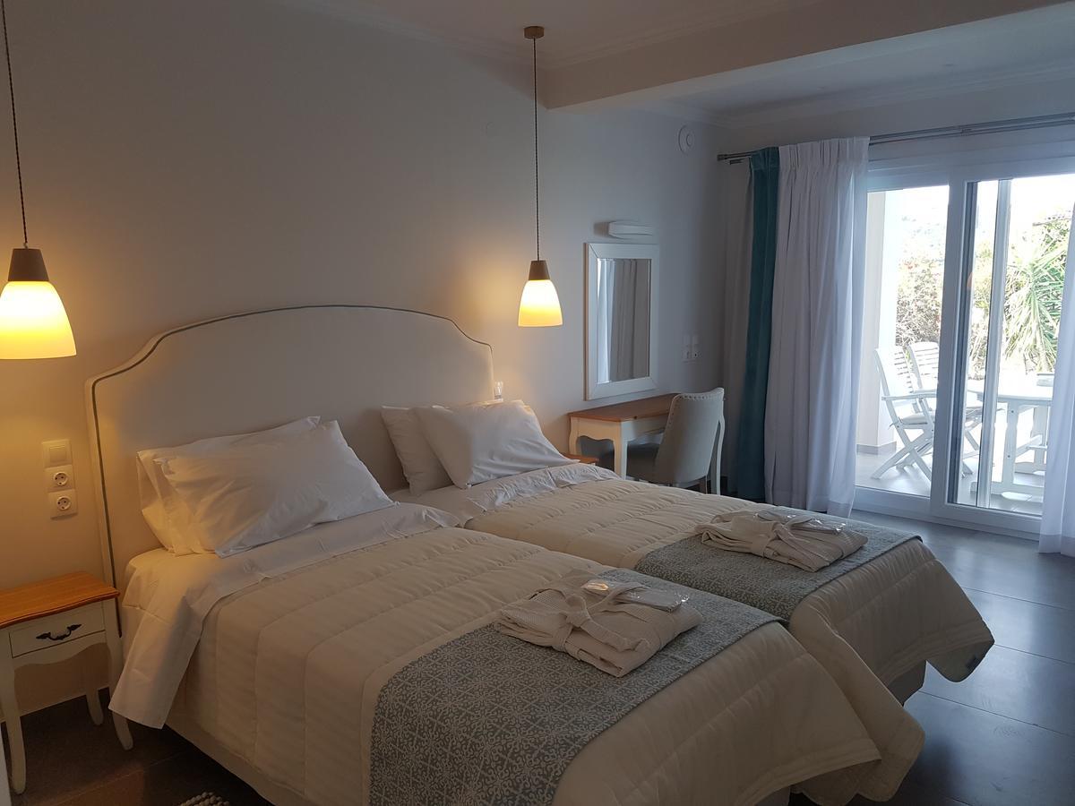 Paralia Luxury Suites Agios Stefanos Avliotes  Bagian luar foto