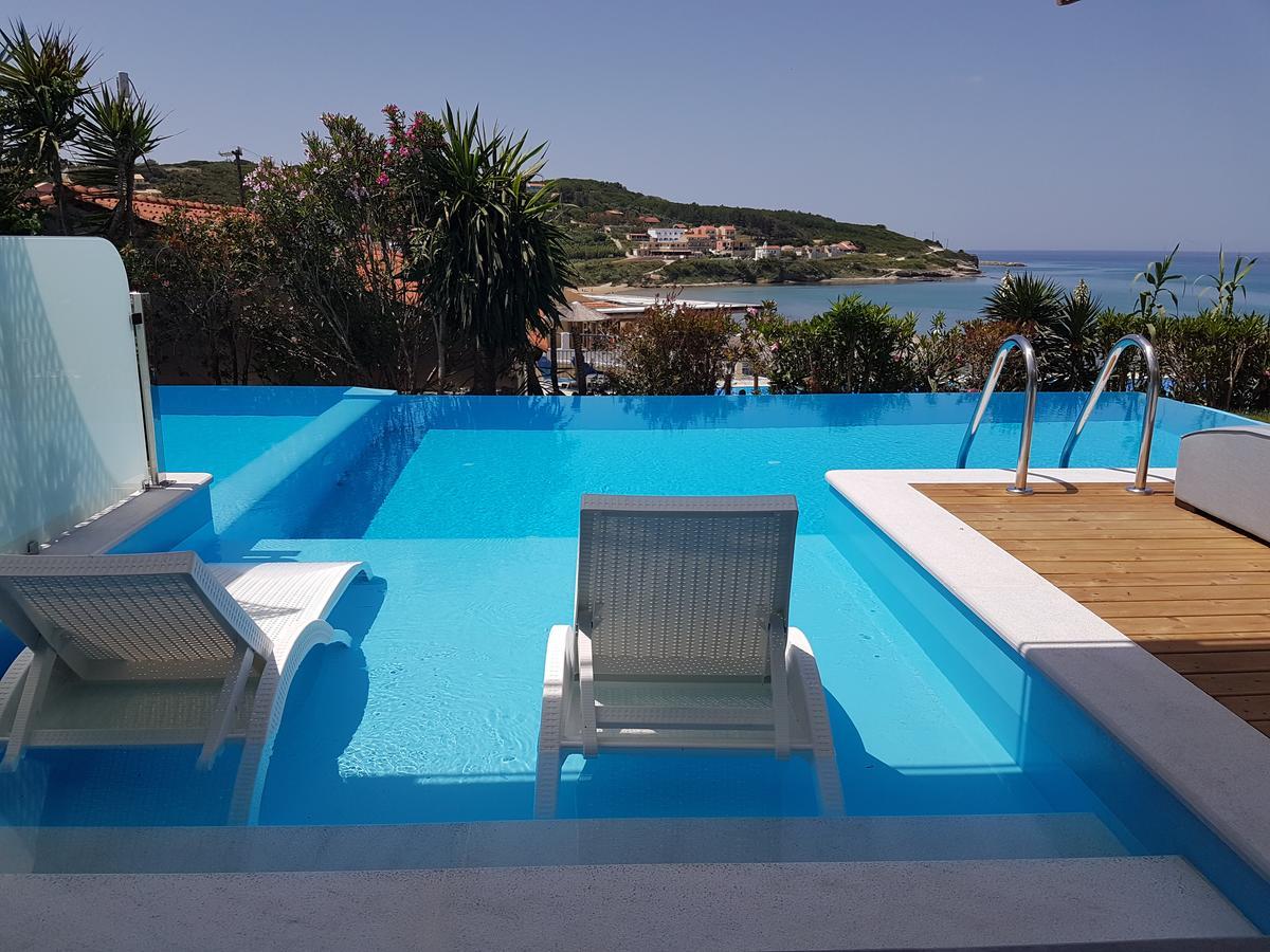 Paralia Luxury Suites Agios Stefanos Avliotes  Bagian luar foto