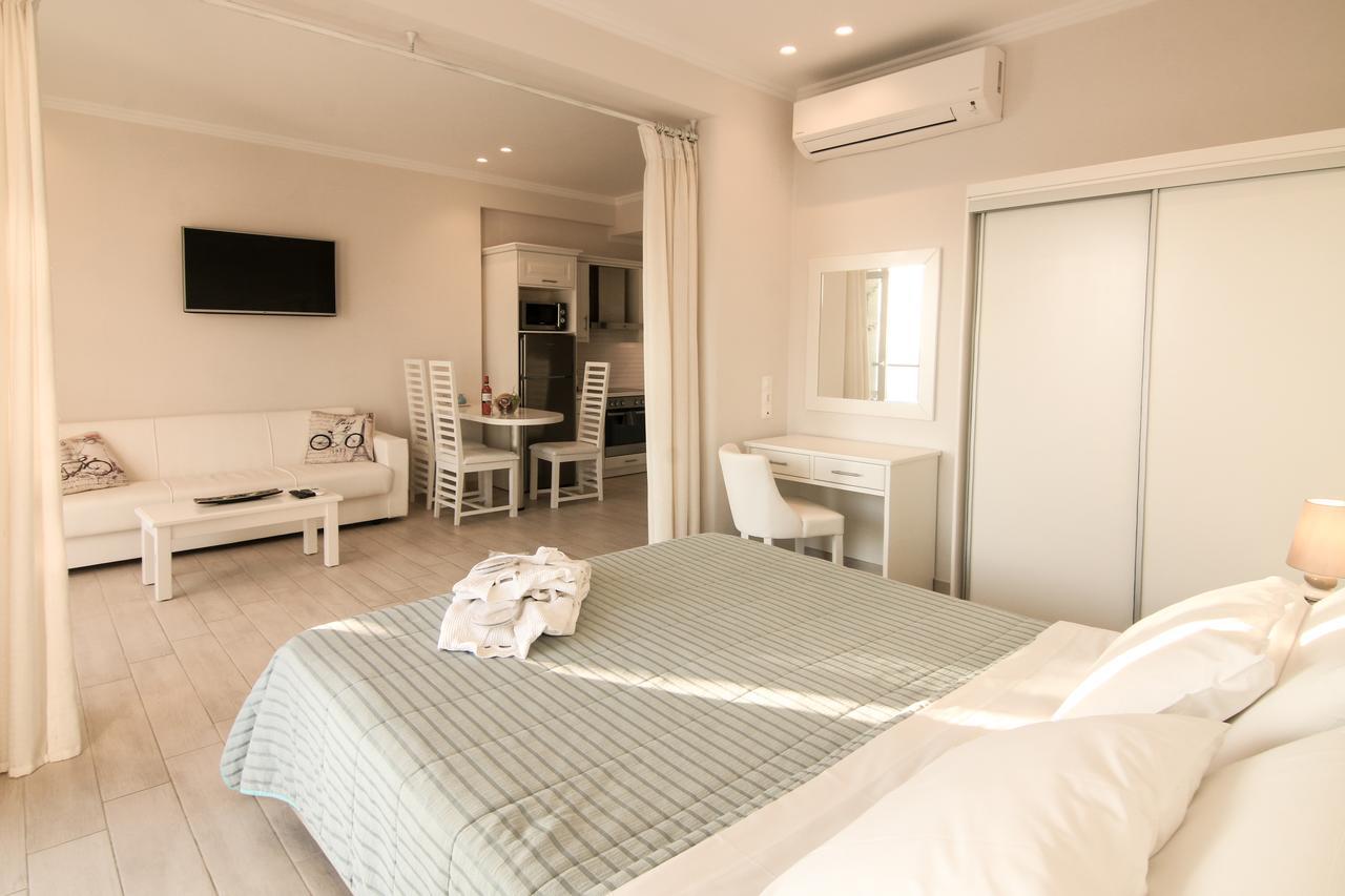 Paralia Luxury Suites Agios Stefanos Avliotes  Bagian luar foto