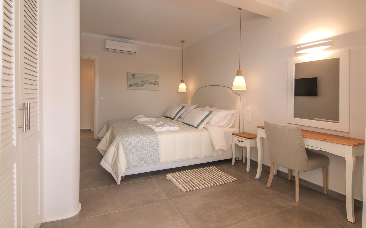 Paralia Luxury Suites Agios Stefanos Avliotes  Bagian luar foto