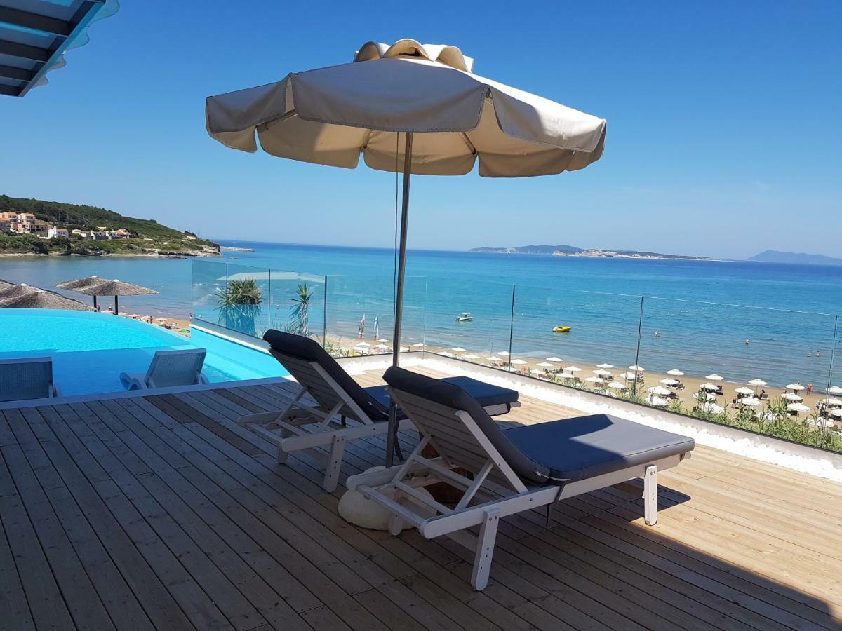 Paralia Luxury Suites Agios Stefanos Avliotes  Ruang foto