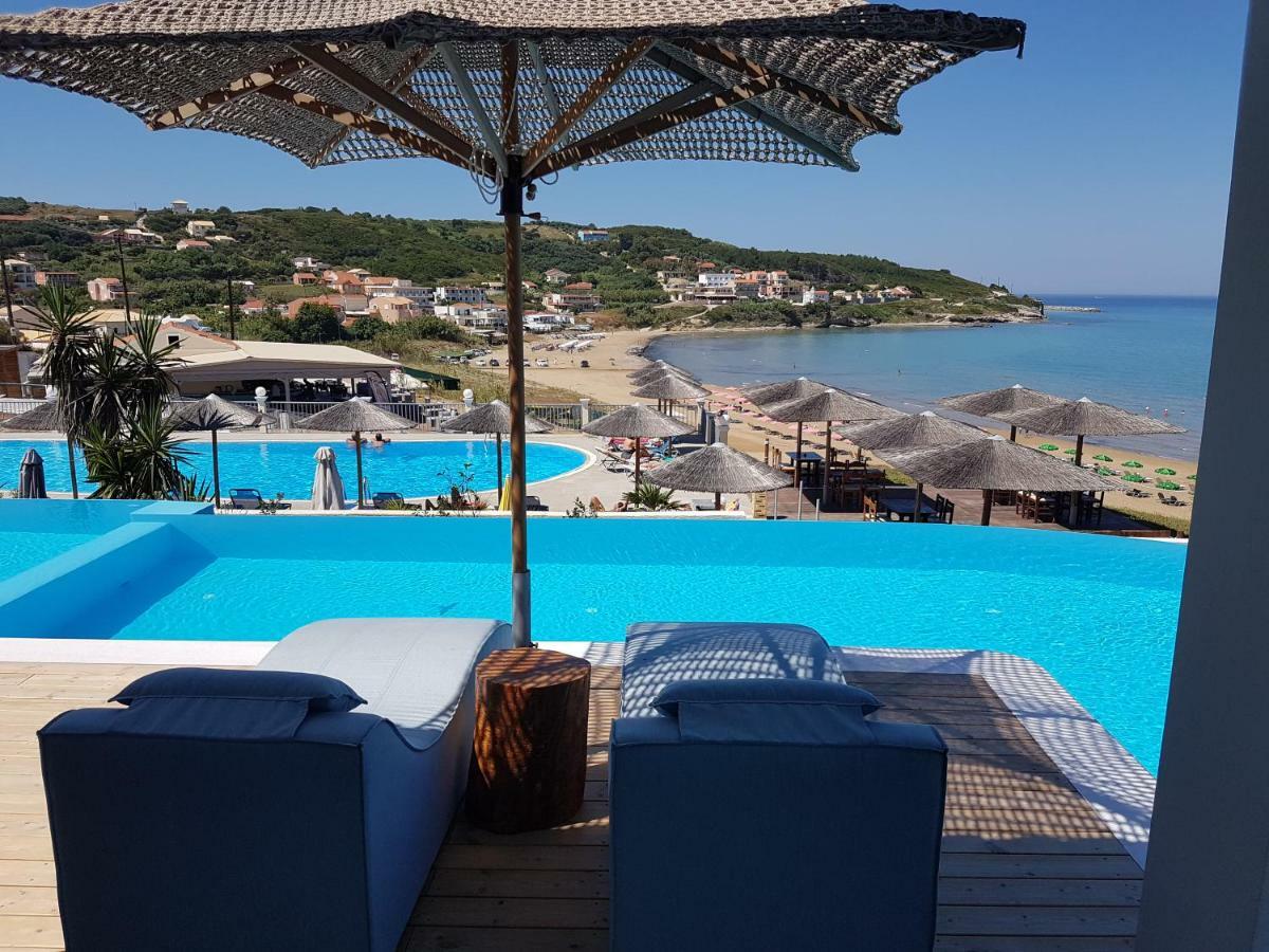 Paralia Luxury Suites Agios Stefanos Avliotes  Ruang foto