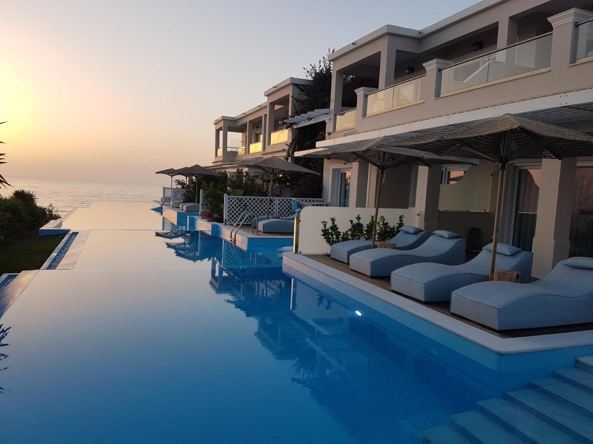 Paralia Luxury Suites Agios Stefanos Avliotes  Bagian luar foto